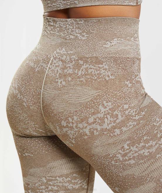 Kieselgrau/Seelenbraun Kleidung Gymshark Frauen Passen Sie die nahtlosen Camo-Leggings an 04P8325