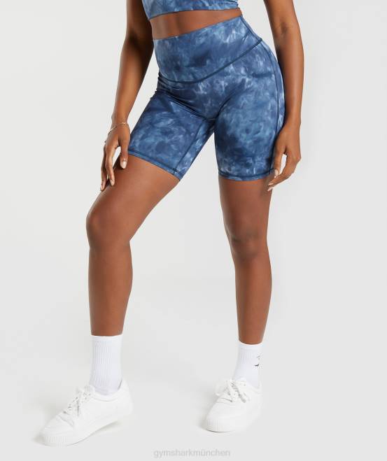 Blauer Sprühfarbstoff am Seeufer Kleidung Gymshark Frauen Elevate-Radhose 04P867