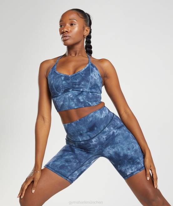 Blauer Sprühfarbstoff am Seeufer Kleidung Gymshark Frauen Elevate-Radhose 04P867