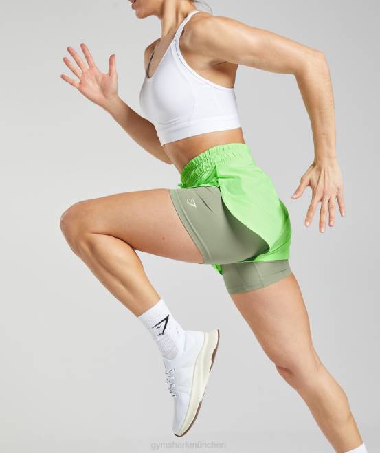 Irisgrün/helles Olivgrün Kleidung Gymshark Frauen Laufende 2-in-1-Shorts 04P852