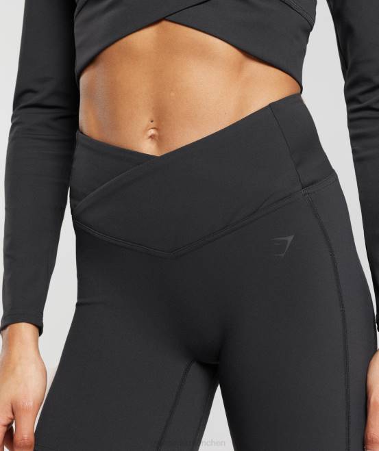 Schwarz Kleidung Gymshark Frauen Crossover-Shorts 04P847