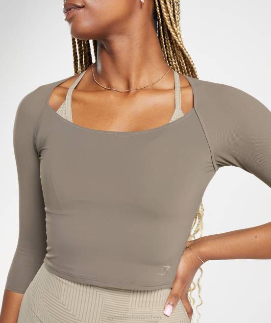 braun gebürstet Kleidung Gymshark Frauen Erhöhtes Crop-Top mit 3/4-Ärmeln 04P8435