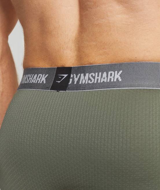 schwarz/kernoliv Kleidung Gymshark Männer Sport-Tech-Boxershorts, 2 Stück 04P81045